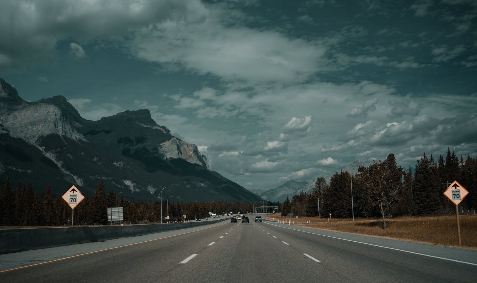 empty road in the mountains